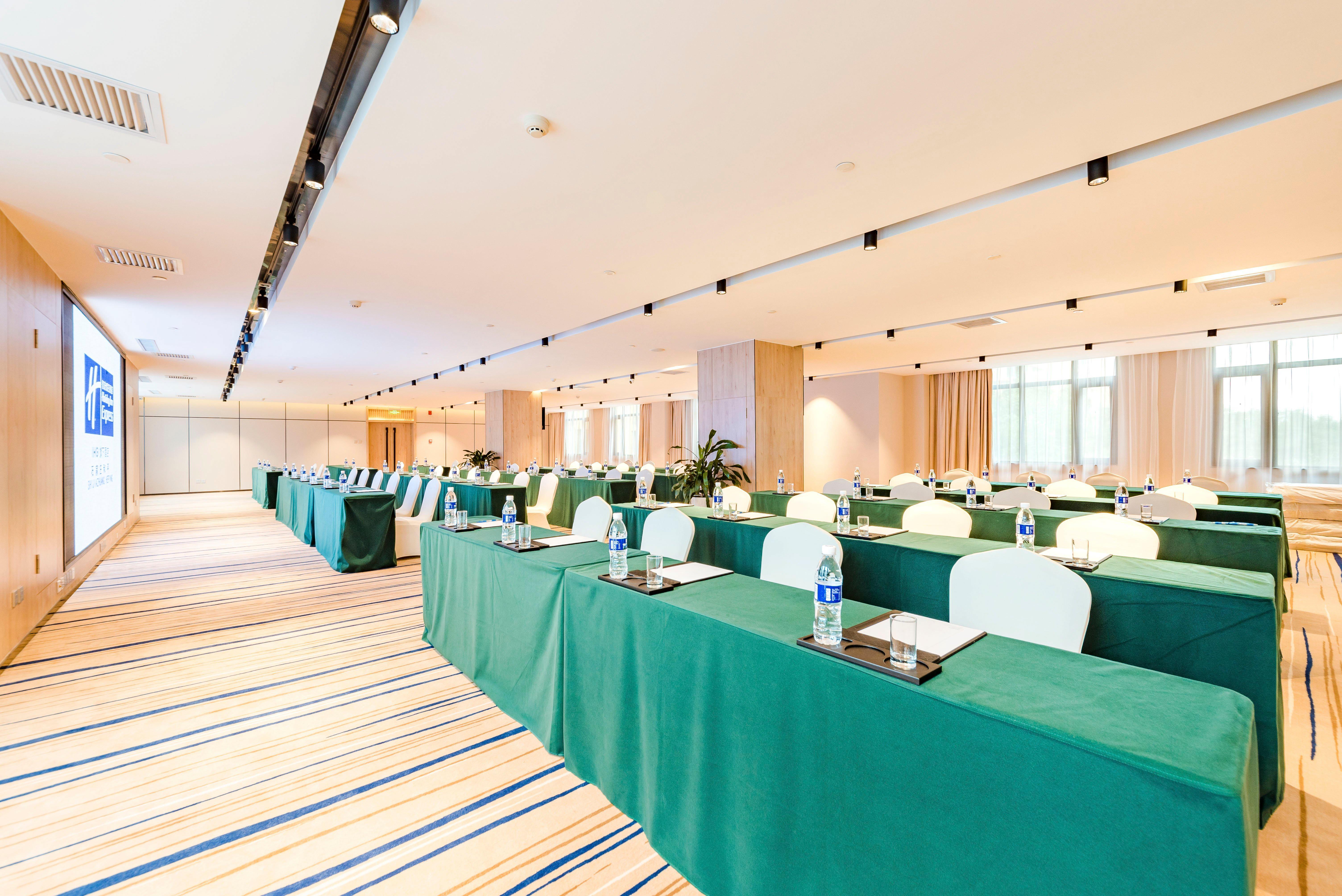 Holiday Inn Express Shijiazhuang Heping, an IHG Hotel Bagian luar foto