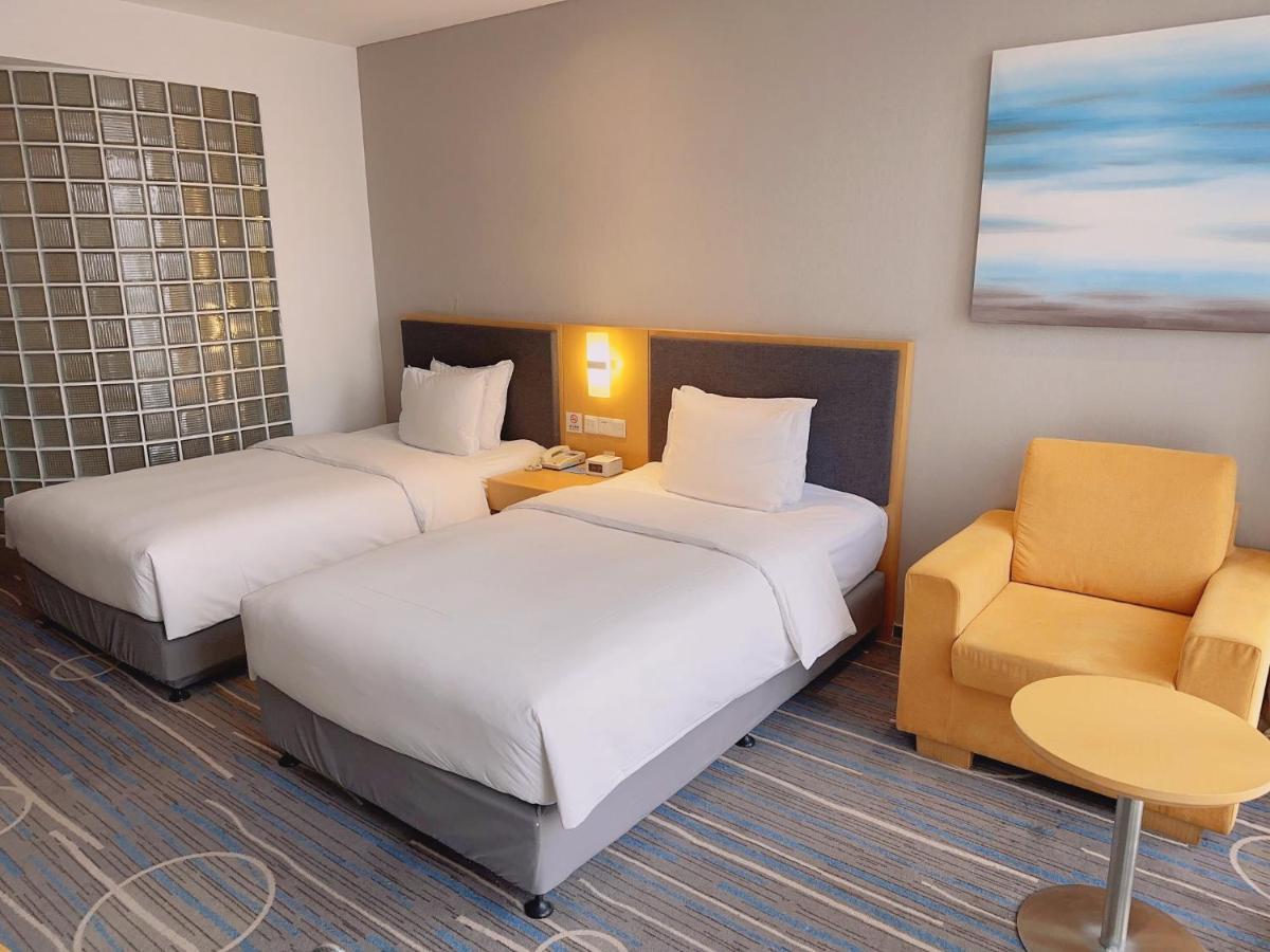 Holiday Inn Express Shijiazhuang Heping, an IHG Hotel Bagian luar foto