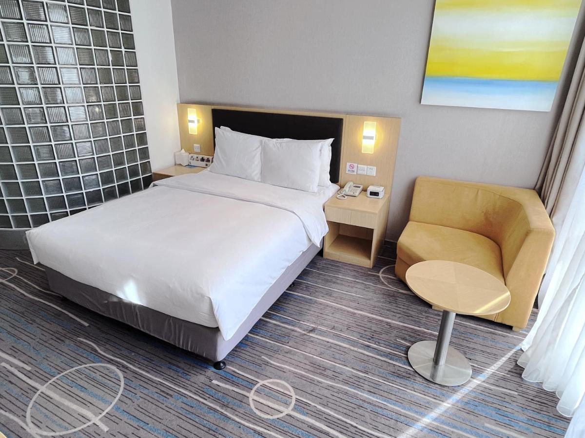 Holiday Inn Express Shijiazhuang Heping, an IHG Hotel Bagian luar foto